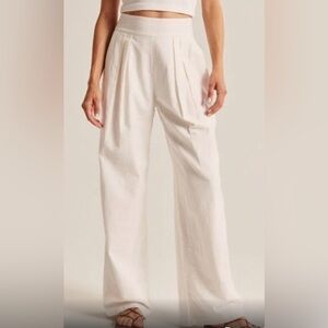 Women’s white linen Abercrombie pants